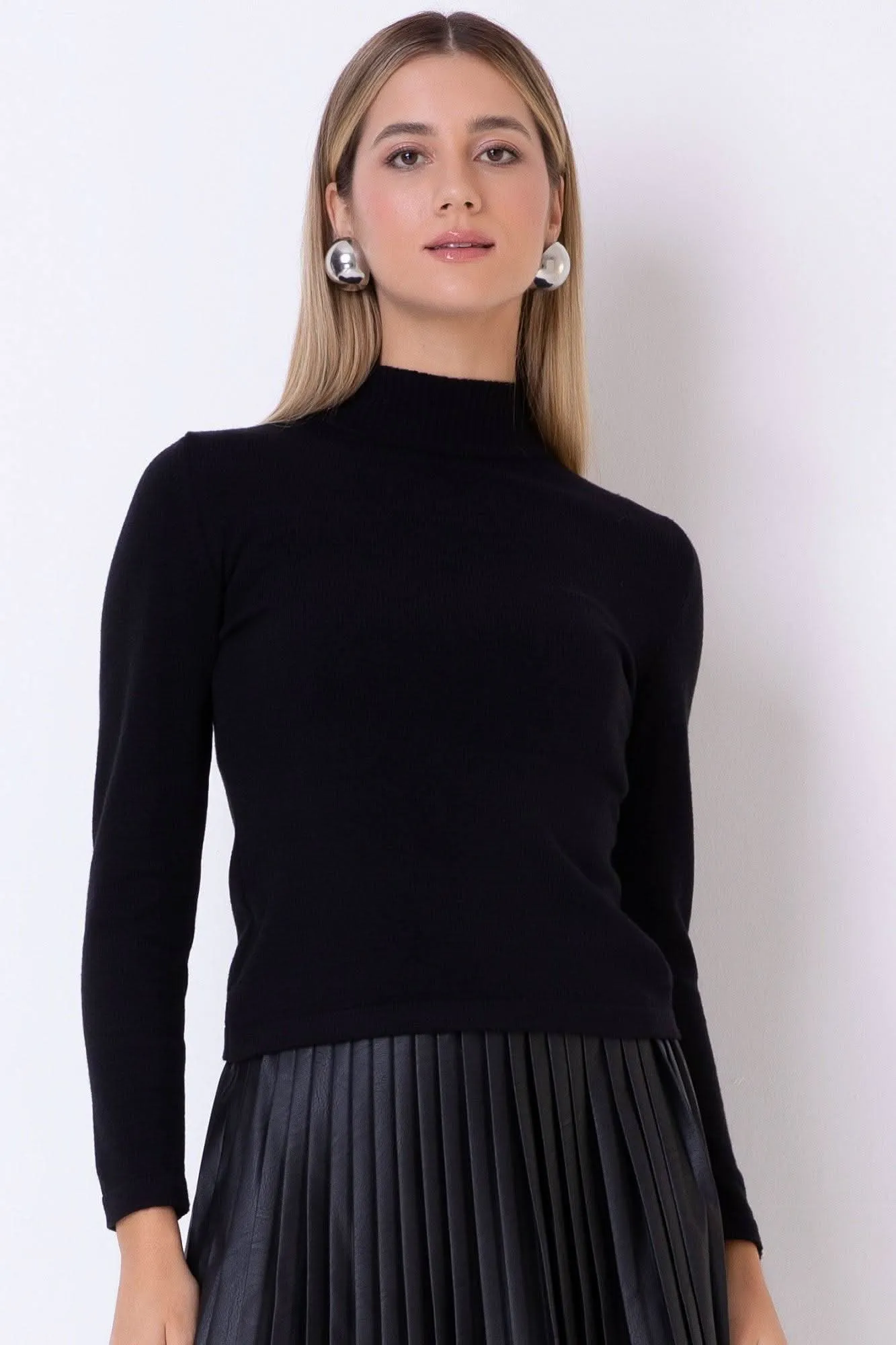 Blusa de Tricot Gola Alta Preta Seiki
