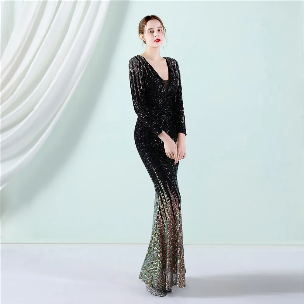 Vestido de Festa Longo com Detalhes Paetês Degradê Preto