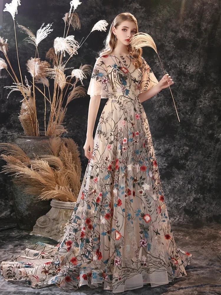 Vestido de Festa Longo Florido em Renda Vintage - Modelo Especial