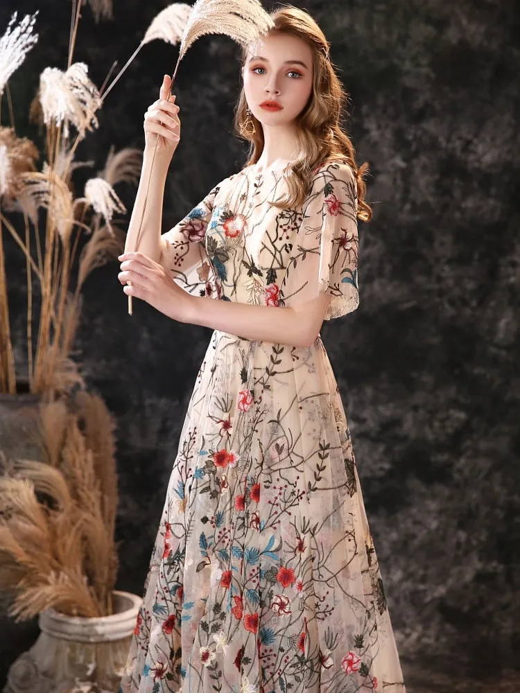 Vestido de Festa Longo Florido em Renda Vintage - Modelo Especial