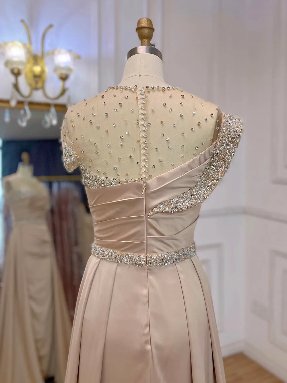 Vestido de Festa Luxo Elegante com Cauda e Brilho - Modelo Especial