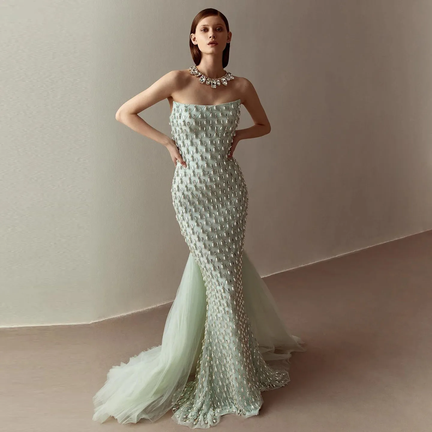Vestido de Festa Maxi Luxo Totalmente Adornado com Pérolas e Cristais - Modelo Especial