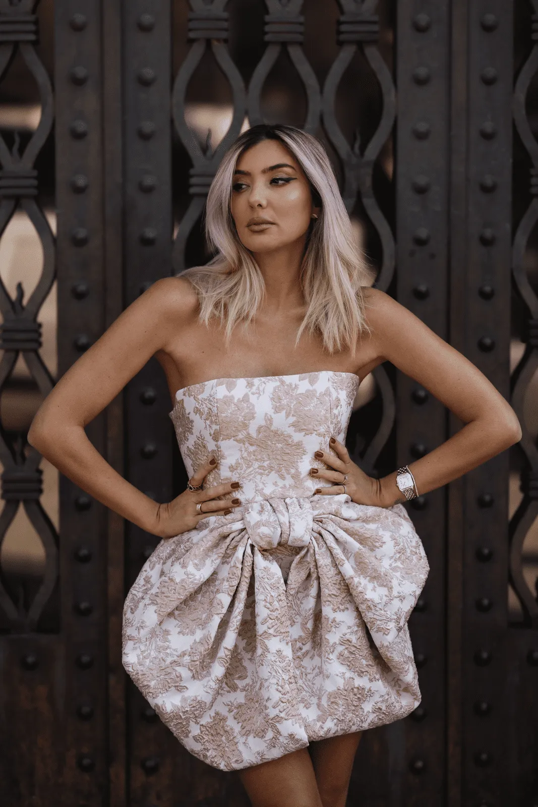 VESTIDO LAÇO JACQUARD FLORAL CAMEL