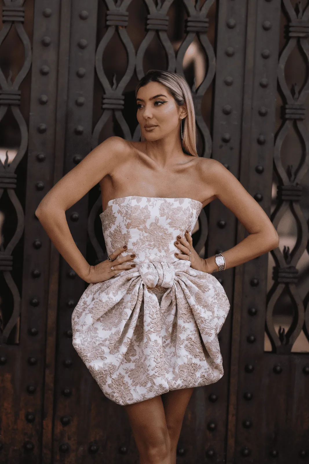VESTIDO LAÇO JACQUARD FLORAL CAMEL