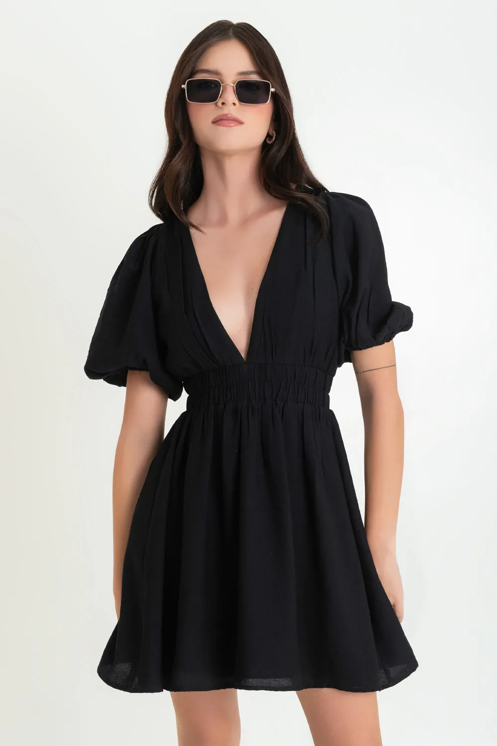 Vestido manga corta escote v con plisados