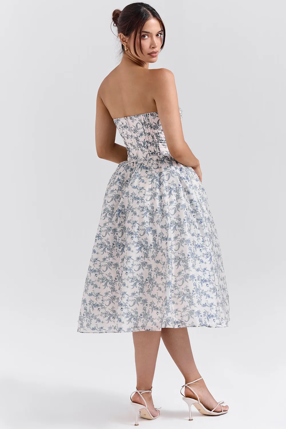 Vestido Midi Floral Azul Modelo Bennett